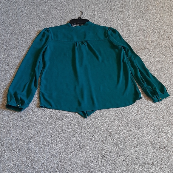 Love2 Green Long Sleeves Top - Picture 5 of 10